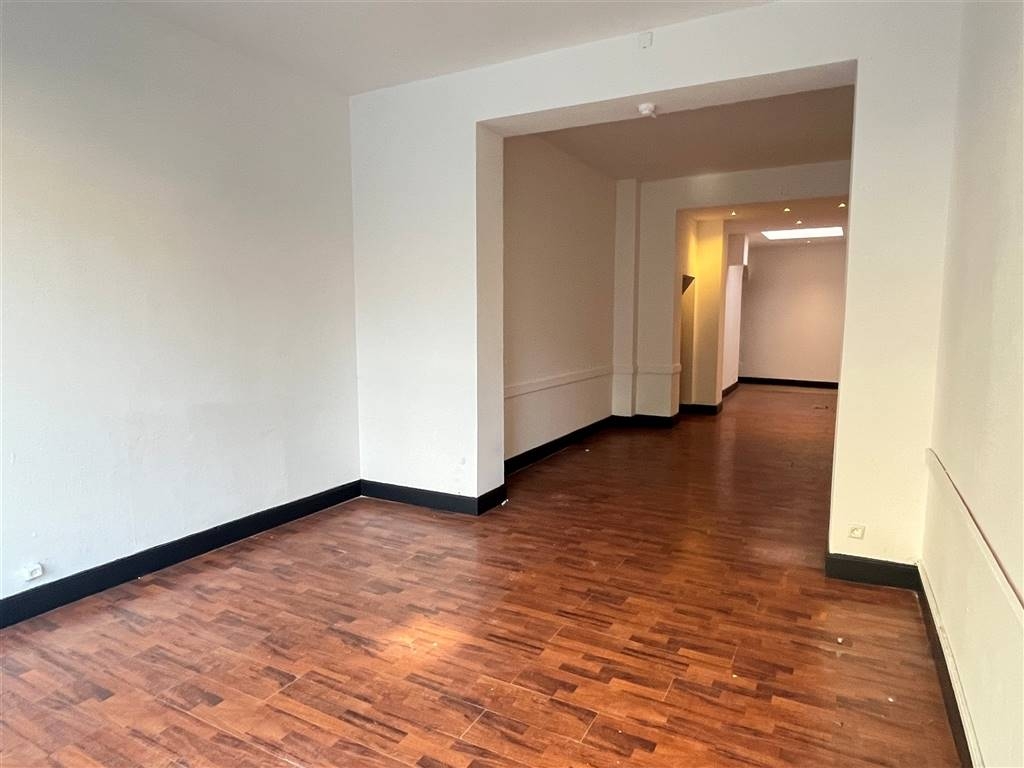 Commerce à  à Tournai 7500 750.00€  chambres 60.00m² - annonce 570686