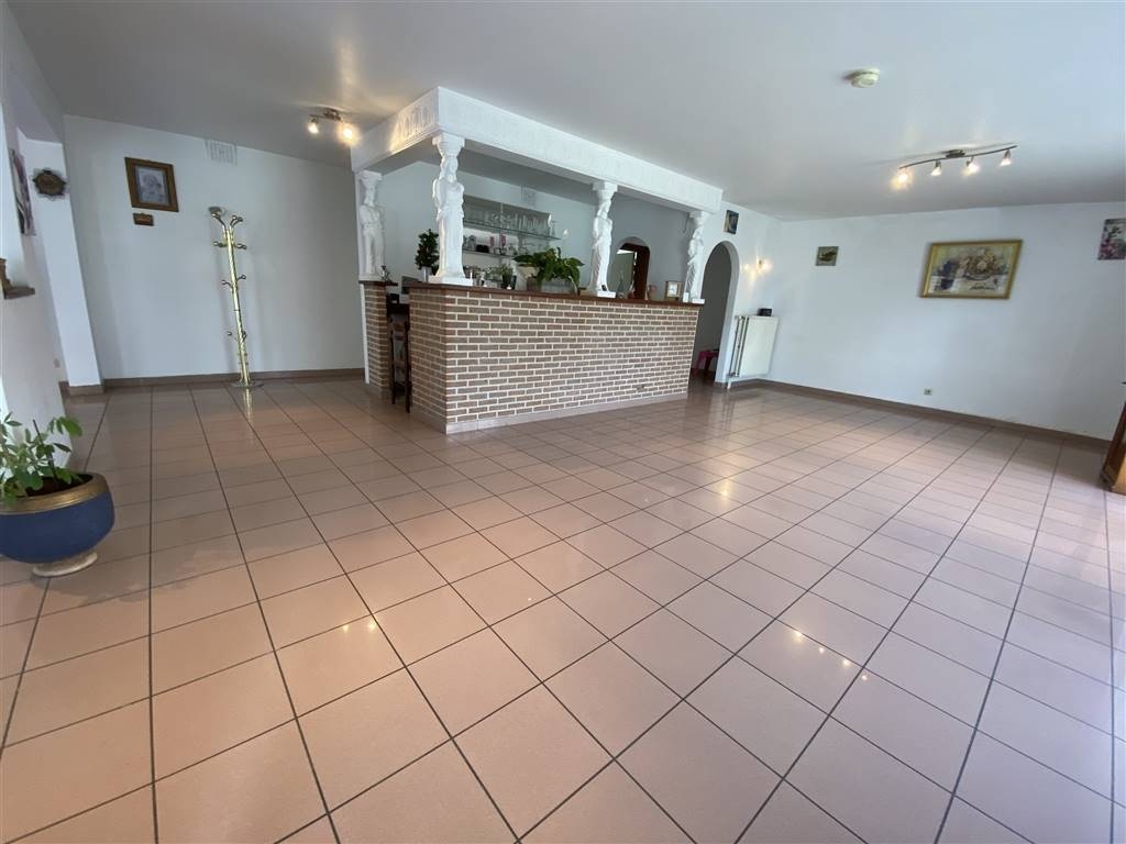 Commerce à louer à Ramegnies-Chin 7520 1500.00€ chambres m² - annonce 570784