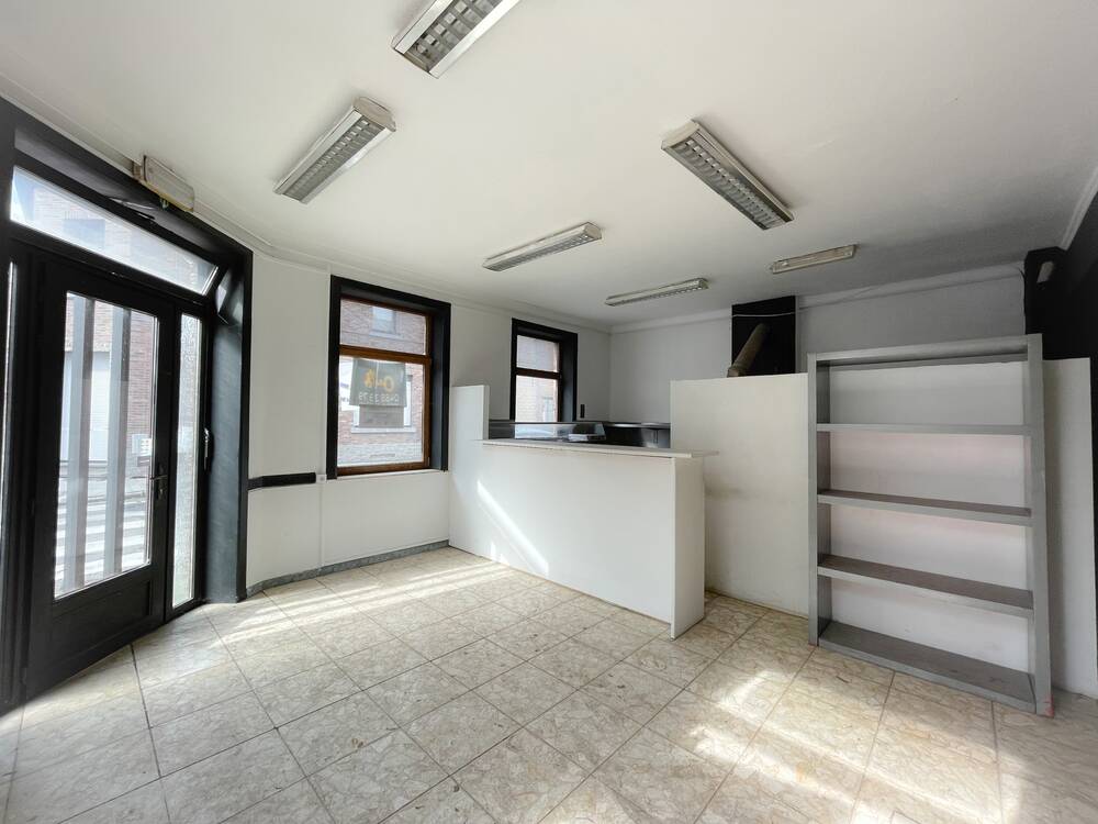 Commerce à à La Louvière 7100 800.00€ chambres 93.00m² - annonce 572095