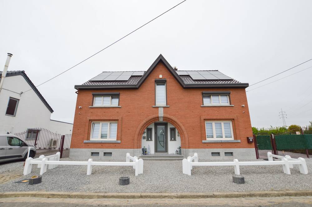 Villa à vendre à Souvret 6182 399000.00€ 3 chambres 245.00m² - annonce 572986