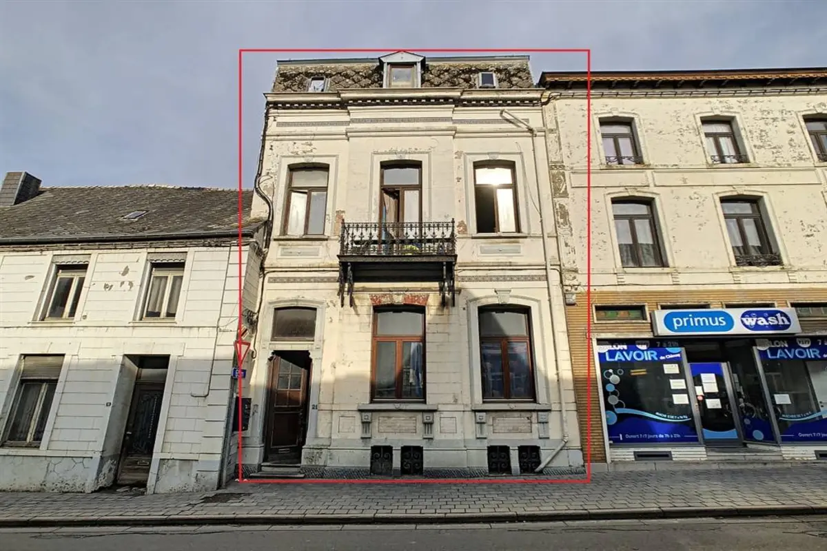 Immeuble de rapport - Immeuble à appartement à vendre à Chimay 6460 190000.00€ 5 chambres 321.00m² - annonce 572703