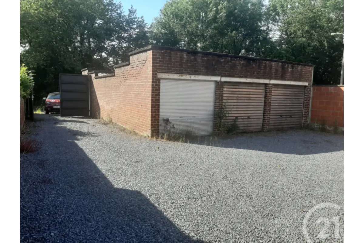 Box à vendre à Châtelet 6200 120000.00€  chambres m² - annonce 572891