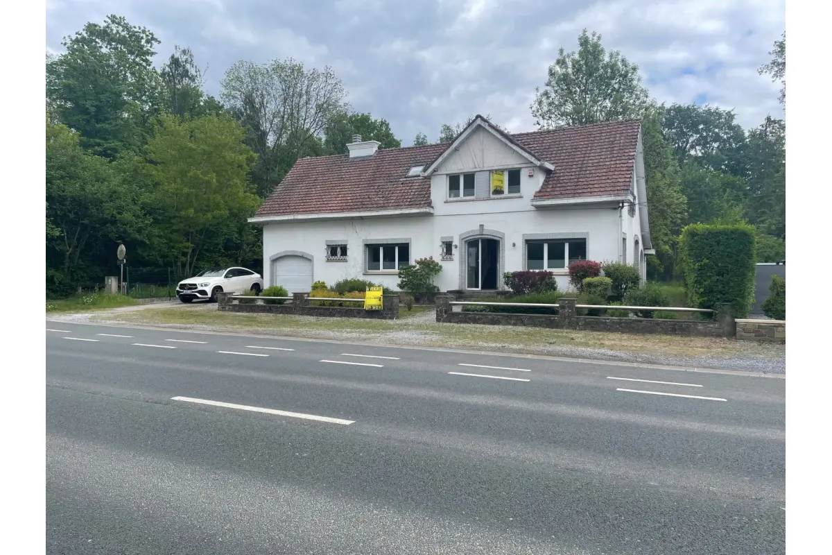 Villa à vendre à Gozée 6534 300000.00€  chambres 220.00m² - annonce 574800