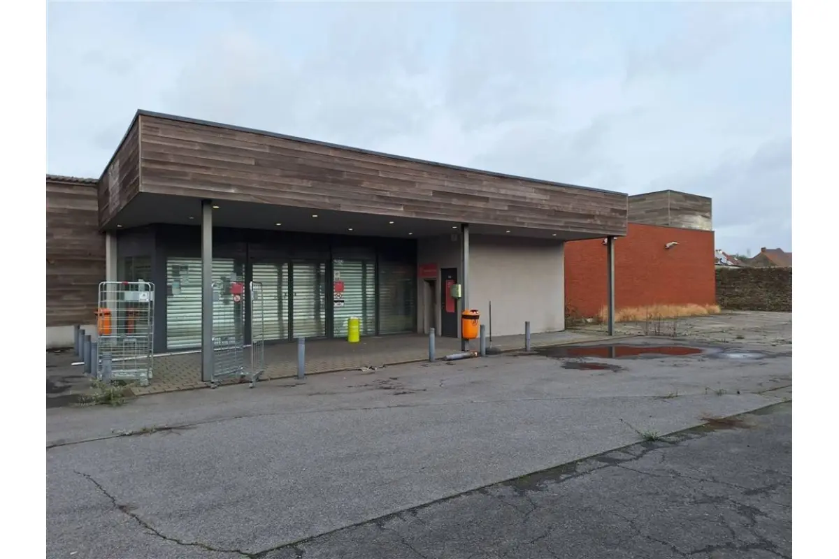 Commerce à vendre à Basècles 7971 550000.00€  chambres 645.00m² - annonce 575185