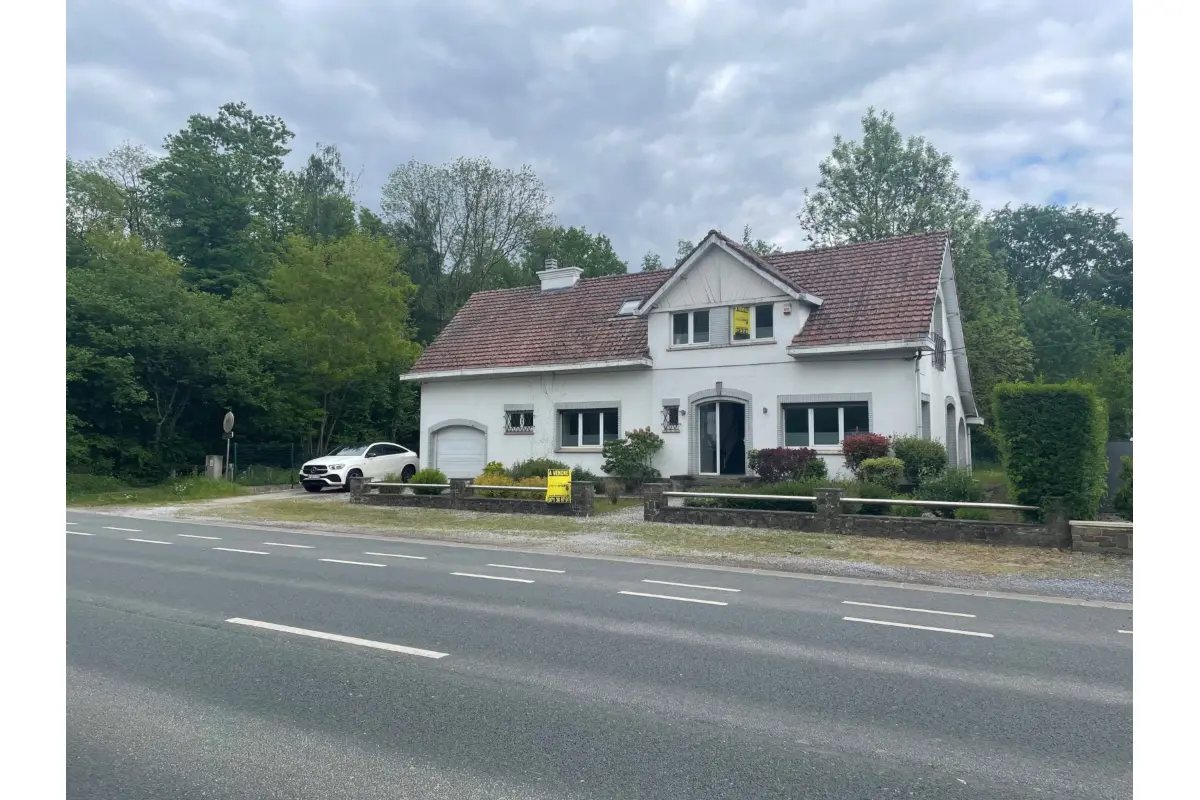 Commerce à vendre à Gozée 6534 300000.00€  chambres 220.00m² - annonce 574799