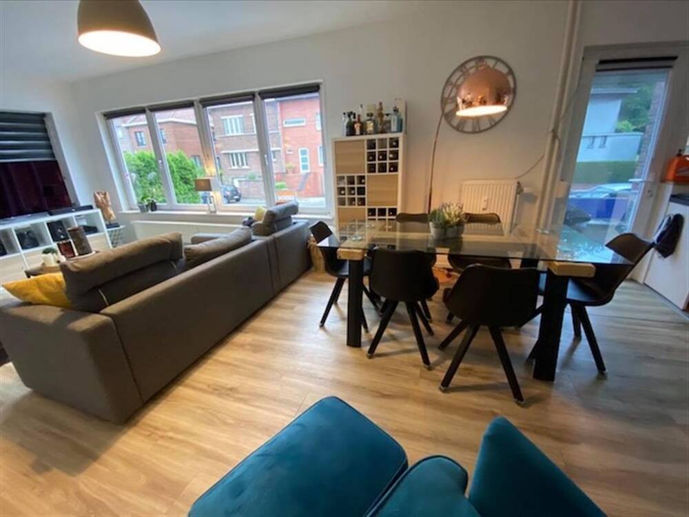Appartement à  à Couillet 6010 910.00€ 3 chambres 95.00m² - annonce 576256
