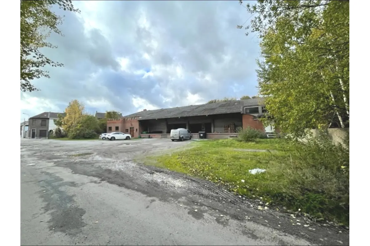 Commerce à vendre à Châtelineau 6200 600000.00€  chambres 2200.00m² - annonce 575870