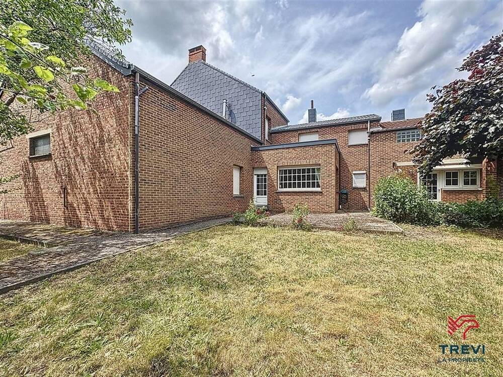 Maison à vendre à Monceau-sur-Sambre 6031 224000.00€ 3 chambres 243.00m² - annonce 576399