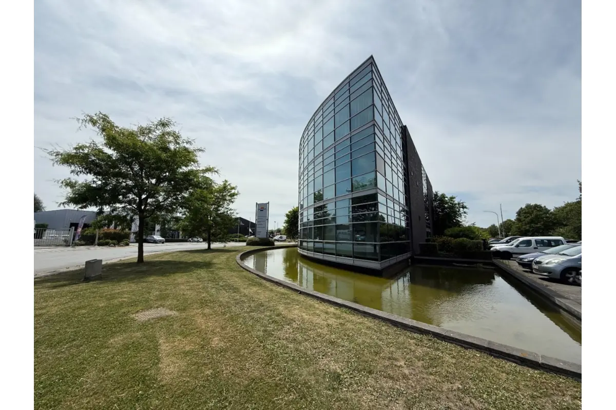 Commerce à  à Tournai 7500 3500.00€  chambres m² - annonce 576648