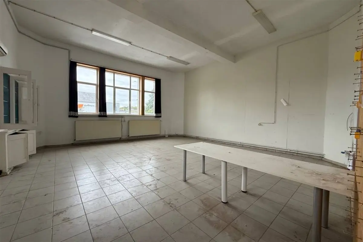 Commerce à louer à Antoing 7640 175.00€ chambres 55.00m² - annonce 577174