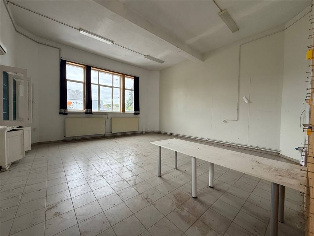 Commerce à  à Antoing 7640 175.00€  chambres 55.00m² - annonce 577174