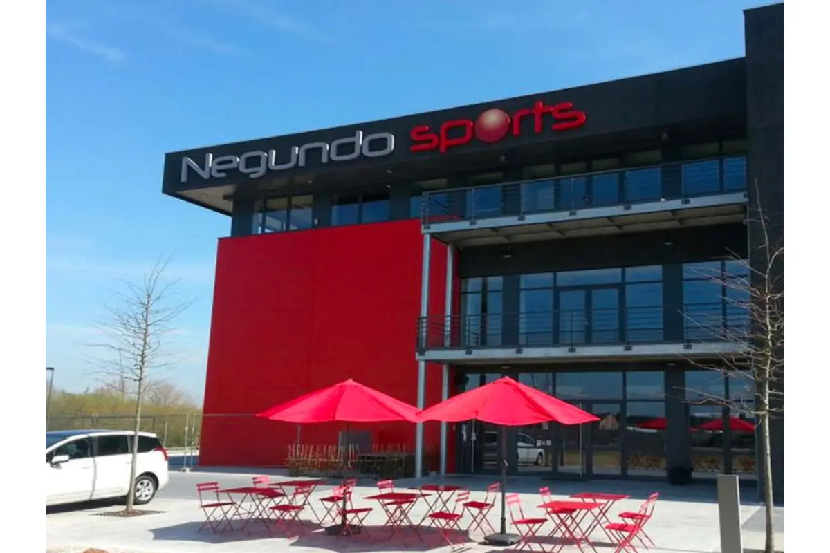 Commerce à  à Tournai 7500 2350.00€  chambres m² - annonce 576649