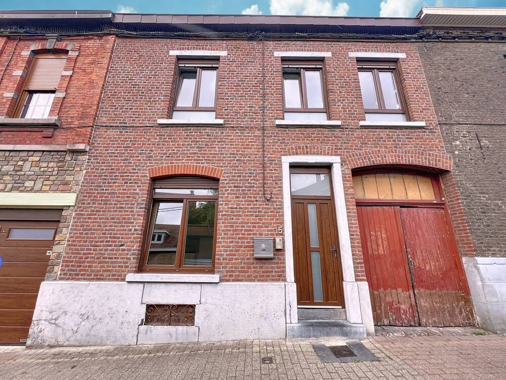 Maison à à Gilly 6060 950.00€ 3 chambres 120.00m² - annonce 578601