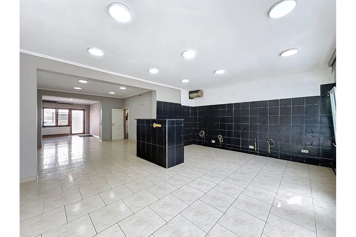 Commerce à  à Courcelles 6180 1000.00€  chambres 75.00m² - annonce 578600