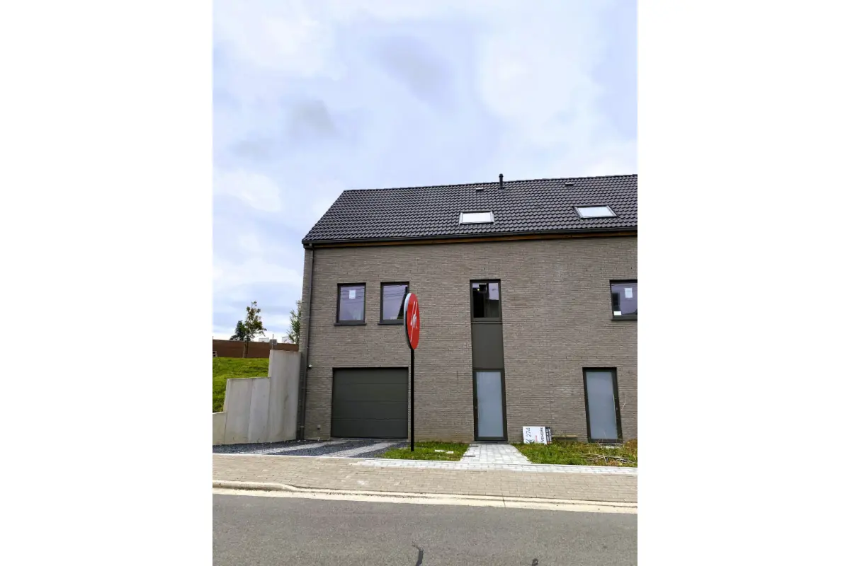 Maison à vendre à Bellecourt 7170 373334.00€ 3 chambres 185.84m² - annonce 579516