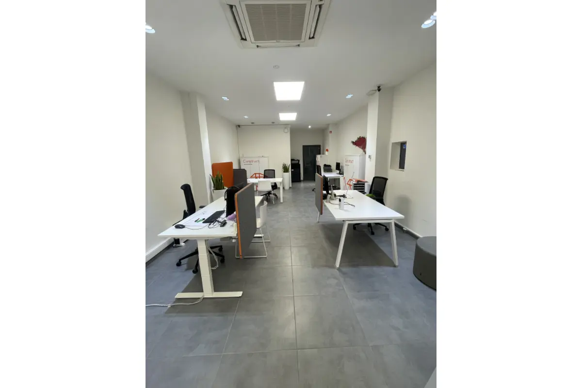 Commerce à vendre à La Louvière 7100 145000.00€ 0 chambres m² - annonce 582610