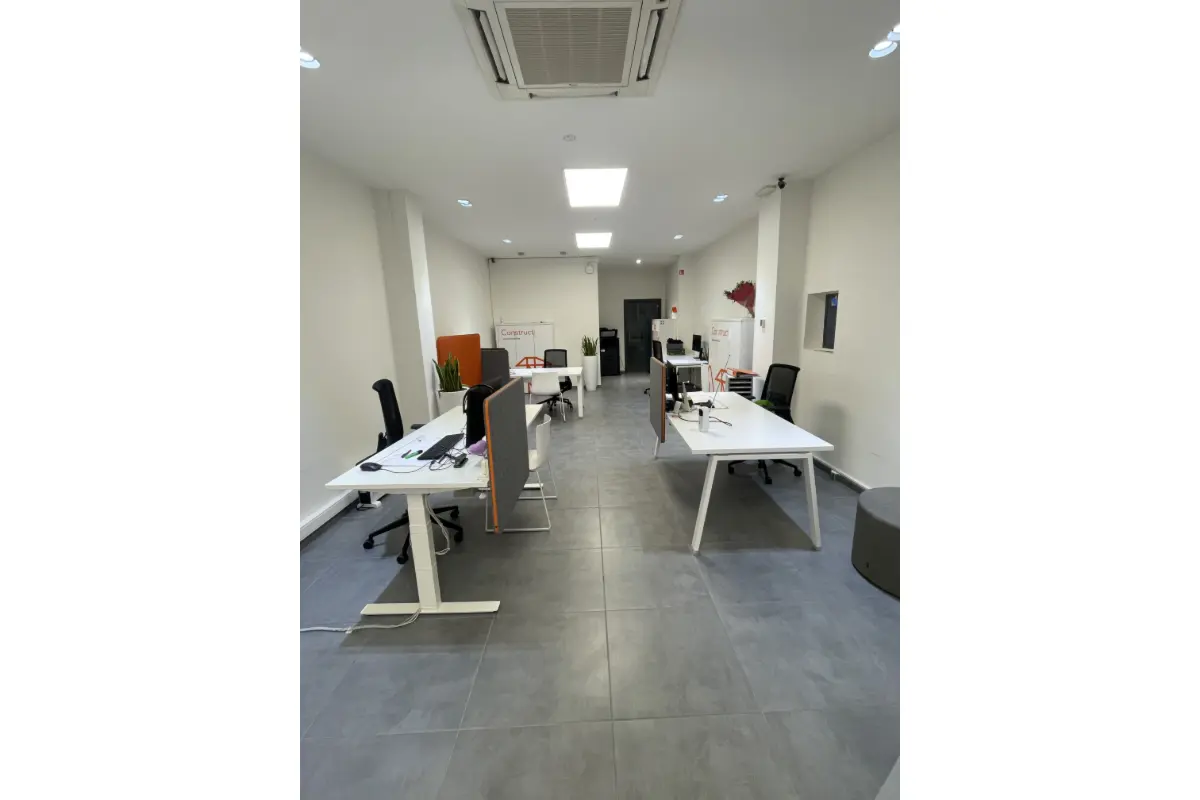 Commerce à louer à La Louvière 7100 1350.00€ 0 chambres m² - annonce 582160