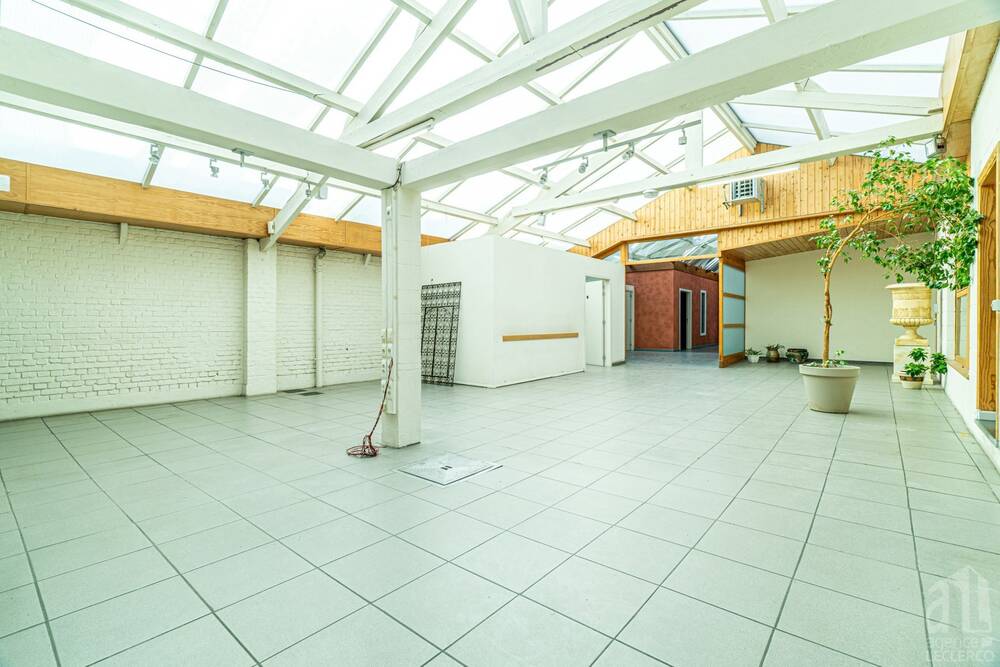 Commerce à à Tournai 7500 1500.00€ chambres 400.00m² - annonce 582186