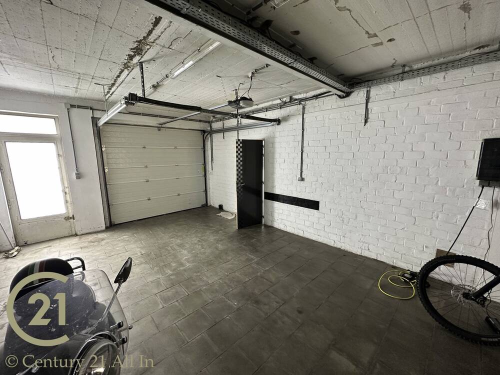 Parking / garage à louer à Tournai 7500 450.00€ chambres m² - annonce 581336