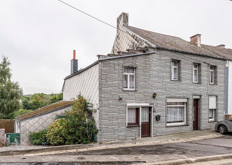 Maison à vendre à Solre-Saint-Géry 6500 110000.00€ 4 chambres m² - annonce 583409