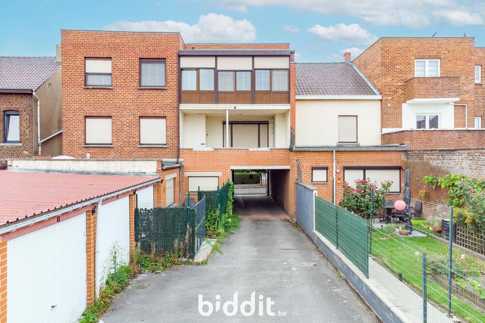 Maison à vendre à Monceau-sur-Sambre 6031 180000.00€ 3 chambres m² - annonce 583798