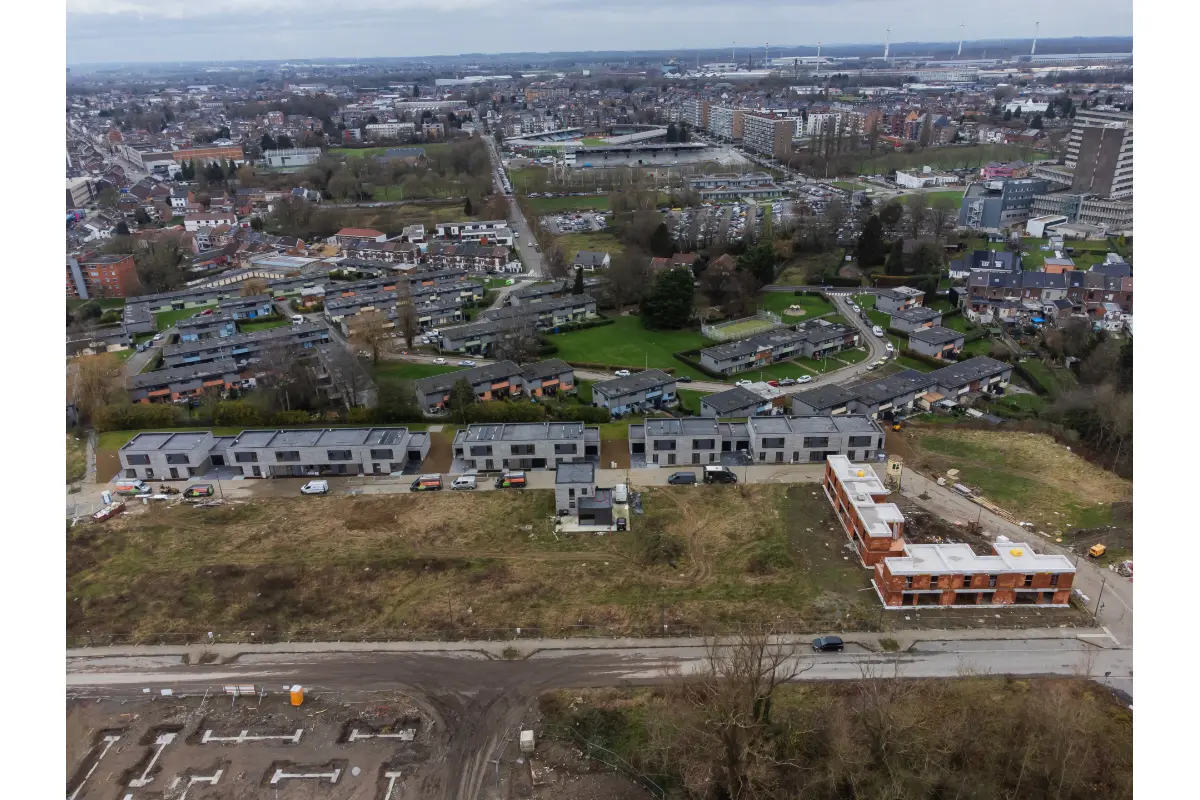 Terrain à vendre à La Louvière 7100 140000.00€  chambres m² - annonce 586440