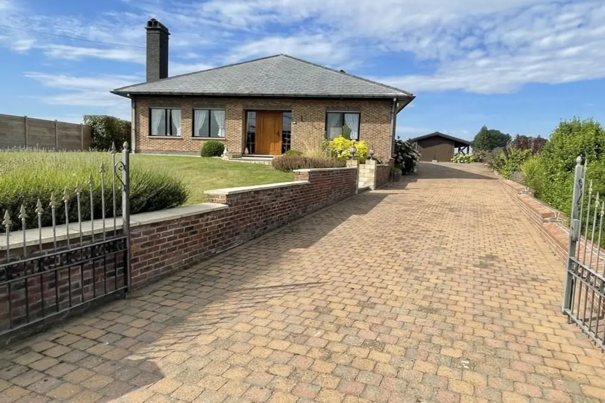 Villa à vendre à Anseroeul 7750 350000.00€ 3 chambres m² - annonce 586415