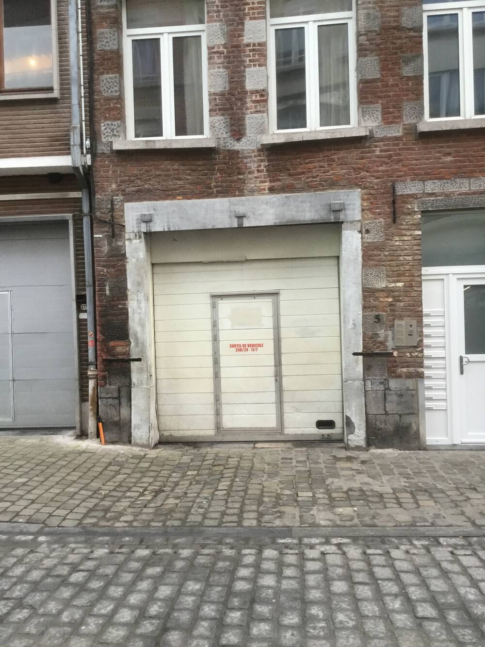 Box à vendre à Mons 7000 87100.00€  chambres m² - annonce 586095