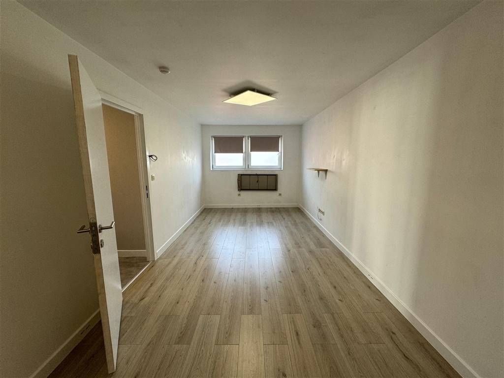 Commerce à louer à Montignies-sur-Sambre 6061 800.00€ chambres m² - annonce 588300