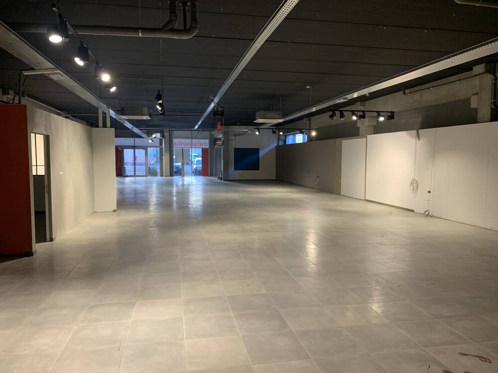 Commerce à louer à Froyennes 7503 5800.00€ 0 chambres m² - annonce 588134