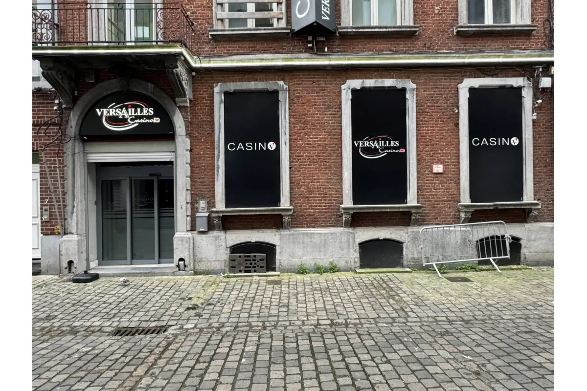 Commerce à vendre à Charleroi 6000 199000.00€  chambres 345.00m² - annonce 587979