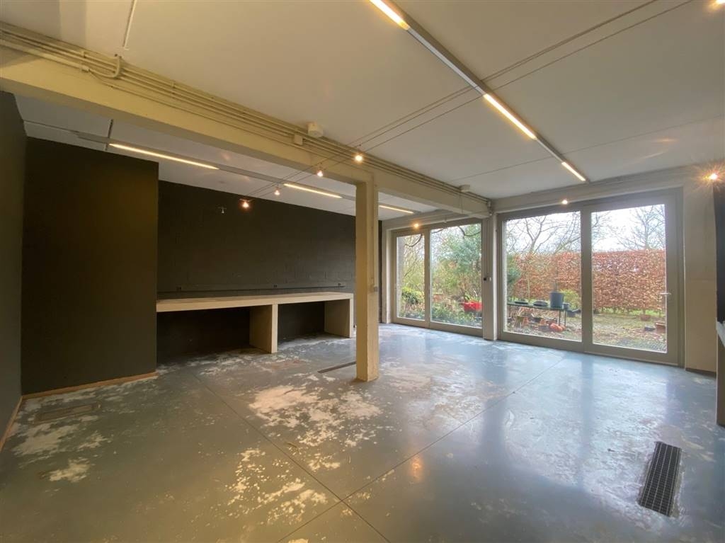 Parking / garage à louer à Chapelle-à-Wattines 7903 100.00€ chambres m² - annonce 589310