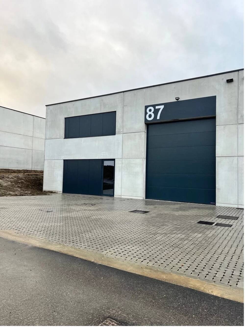 Commerce à louer à Jumet 6040 2094.00€  chambres 335.00m² - annonce 589438