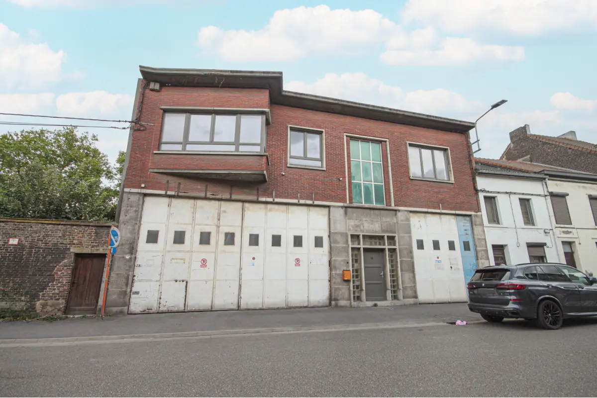 Commerce à vendre à Monceau-sur-Sambre 6031 298000.00€ 3 chambres 680.00m² - annonce 590092