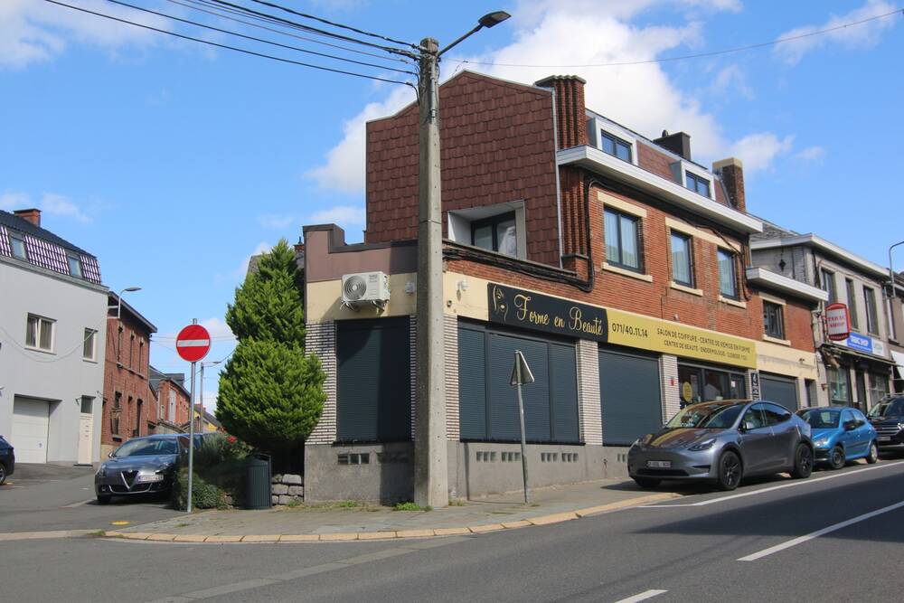 Immeuble de rapport - Immeuble à appartement à vendre à Trazegnies 6183 225000.00€ 3 chambres 138.00m² - annonce 591263