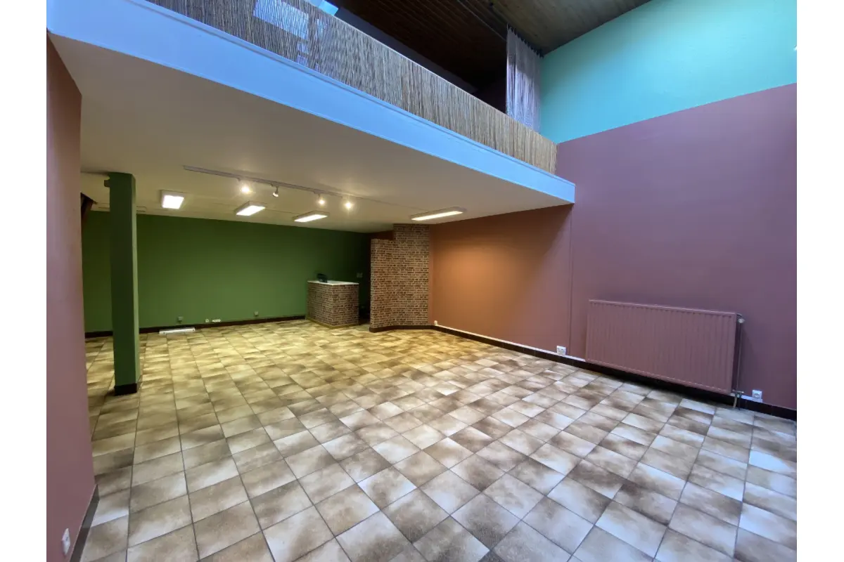 Commerce à louer à Tournai 7500 400.00€ 0 chambres 90.00m² - annonce 591463