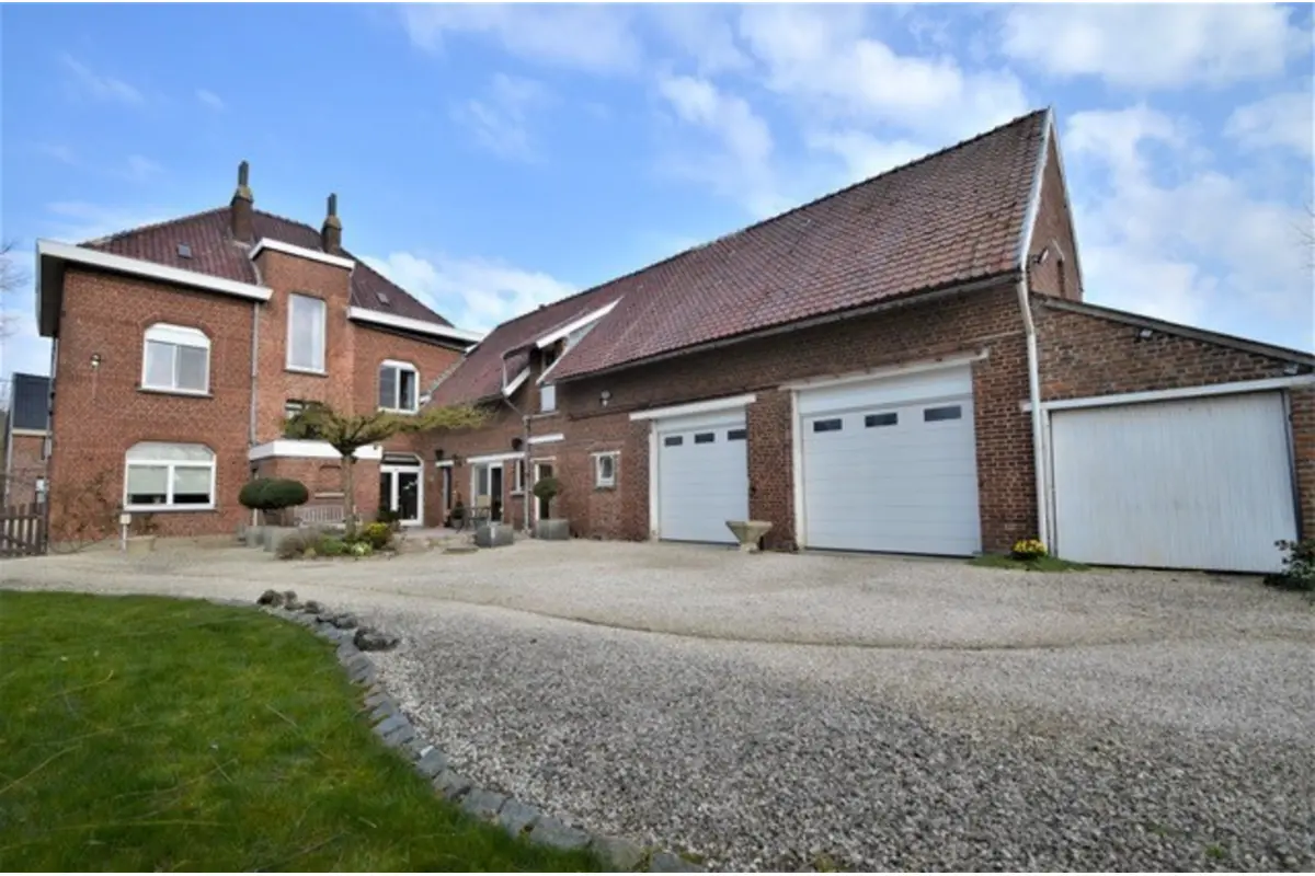 Maison à vendre à Wez-Velvain 7620 395000.00€ 5 chambres 336.00m² - annonce 593210