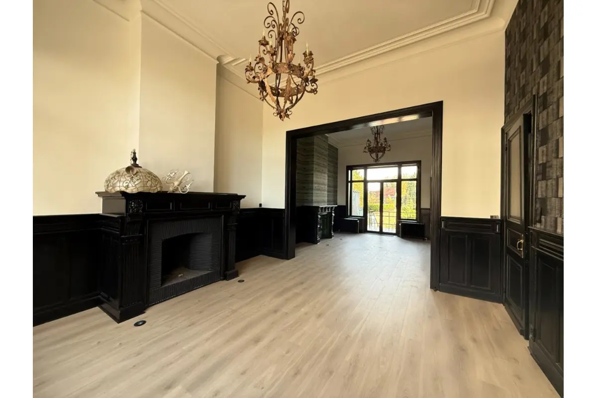 Maison à louer à Tournai 7500 2500.00€ 5 chambres 369.00m² - annonce 594608