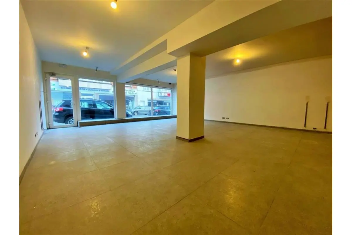 Commerce à louer à Courcelles 6180 850.00€  chambres m² - annonce 594221