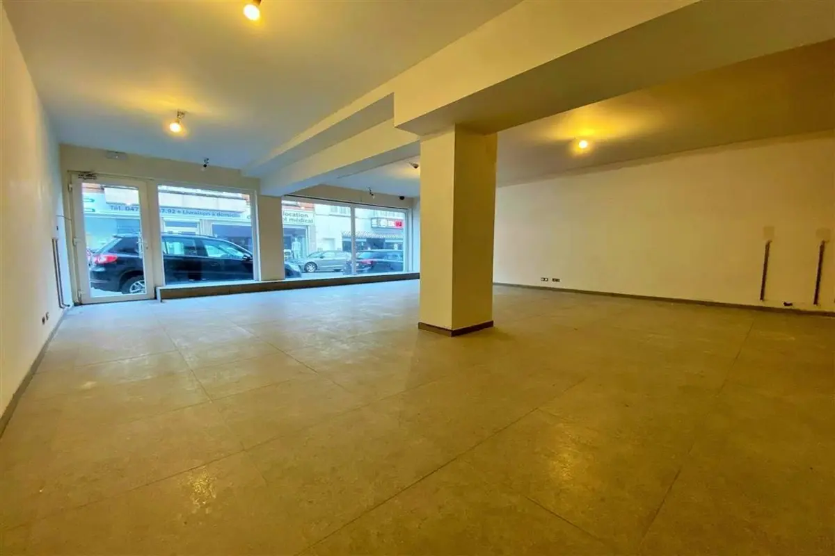 Commerce à louer à Courcelles 6180 850.00€  chambres m² - annonce 594221