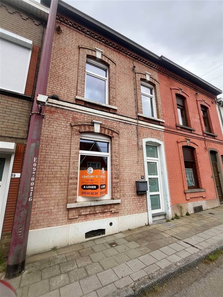 Maison à louer à Couillet 6010 900.00€ 3 chambres 139.00m² - annonce 595780
