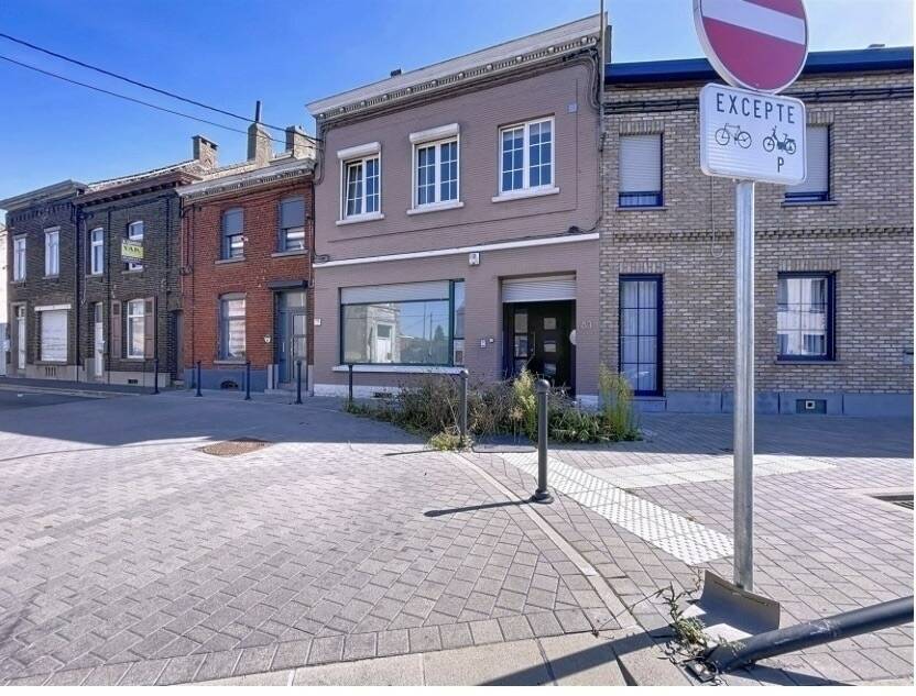 Maison à vendre à Gilly 6060 315000.00€ 5 chambres 471.00m² - annonce 596632