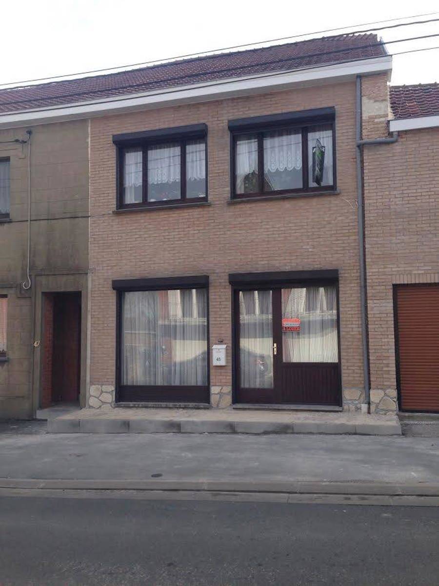 Immeuble de rapport - Immeuble à appartement à vendre à Leval-Trahegnies 7134 250000.00€ 4 chambres 250.00m² - annonce 597236