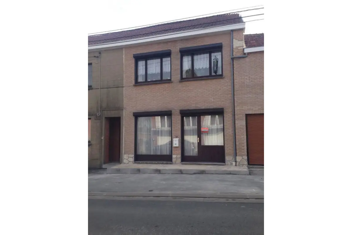 Immeuble de rapport - Immeuble à appartement à vendre à Leval-Trahegnies 7134 250000.00€ 4 chambres 250.00m² - annonce 597236