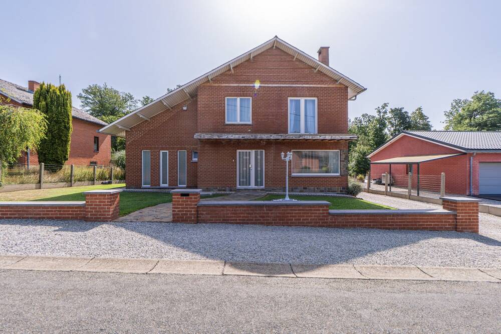 Villa à à Berzée 5651 350000.00€ 3 chambres 180.00m² - annonce 597637