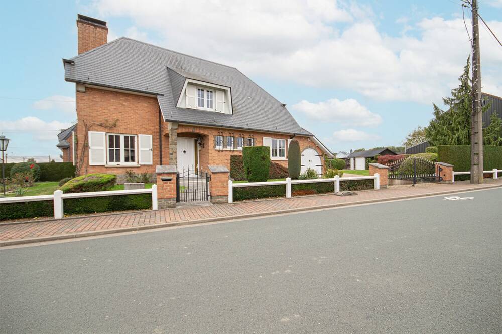 Maison à vendre à Mont-sur-Marchienne 6032 398000.00€ 3 chambres 160.00m² - annonce 600052