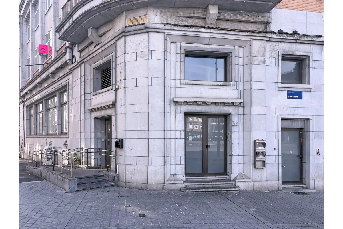 Commerce à louer à Charleroi 6000 5000.00€  chambres 250.00m² - annonce 600421