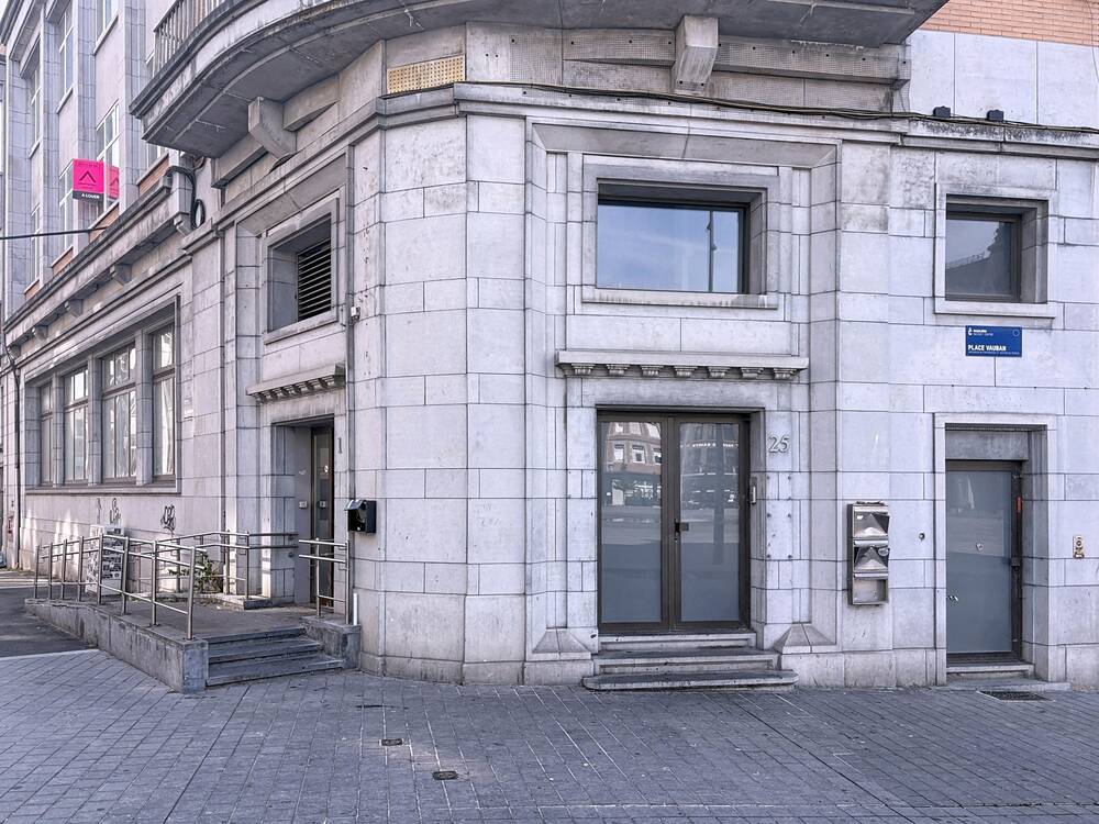 Commerce à louer à Charleroi 6000 5000.00€ chambres 250.00m² - annonce 600421