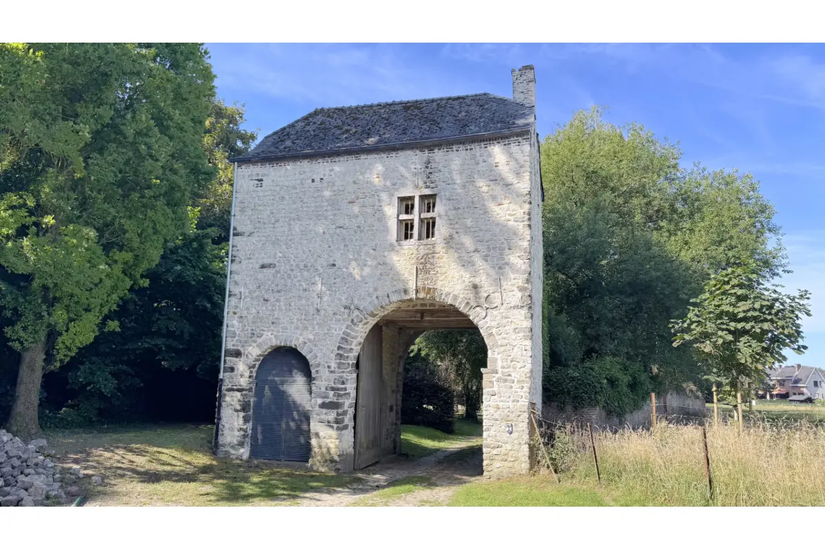 Maison à vendre à Les Bons Villers 6210 930000.00€ 5 chambres 423.00m² - annonce 651015