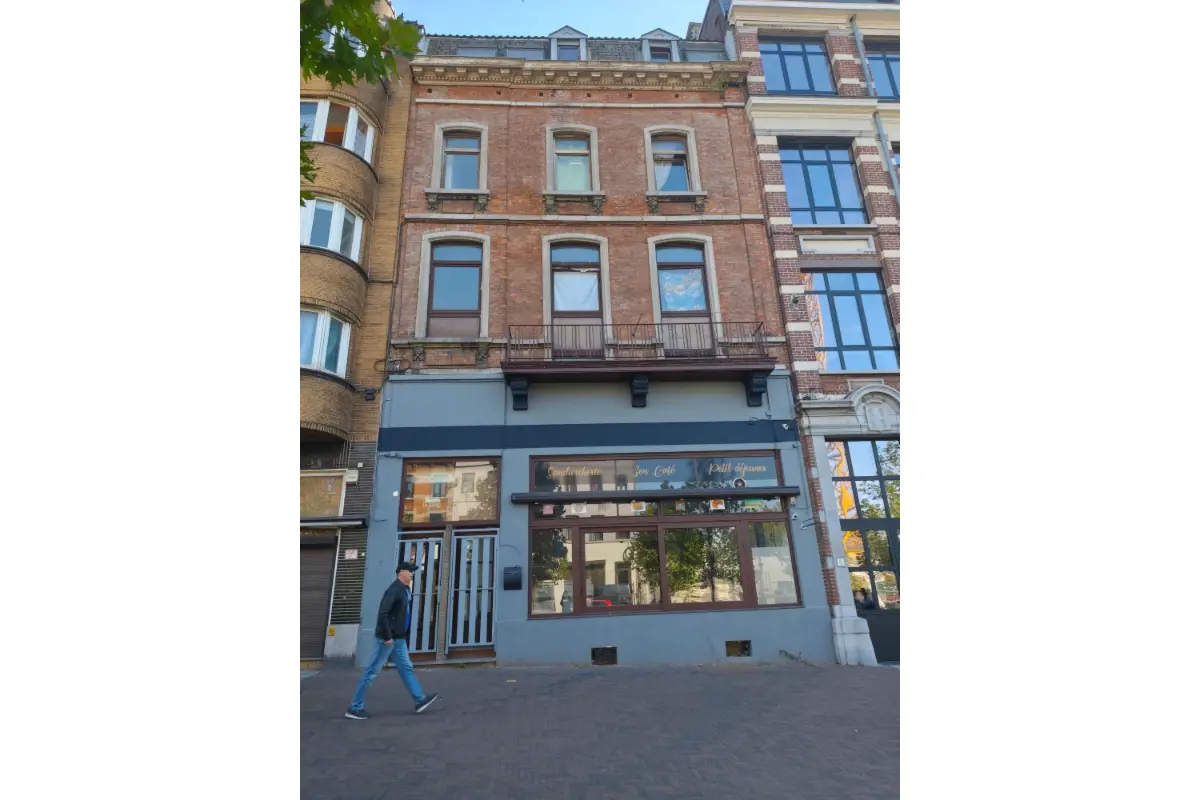 Immeuble de rapport - Immeuble à appartement à vendre à Charleroi 6000 550000.00€ 15 chambres 240.00m² - annonce 603999